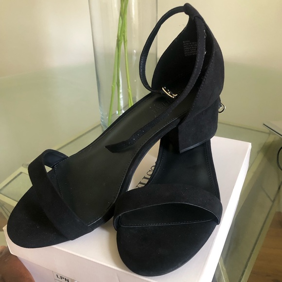 Black Mid height blocked heel sandals w/adjustable buckled ankle strap - Picture 3 of 8